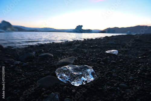 heart on the rocks, diamond beach iceland, midnight sun