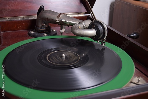 Εκτύπωση καμβά 78 rpm record player circa 1911-1924.