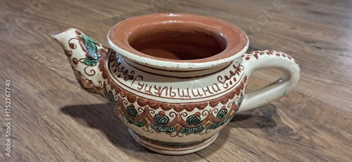 Fotografi old Hutsul teapot