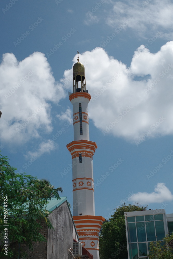 Obraz premium mosque on the coast of the sea