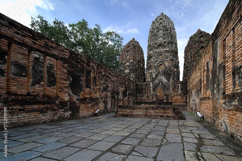A large building with a courtyard in the middle