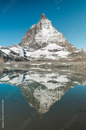 Matterhorn See-Spiegelung Gletschersee Oktober 2025
