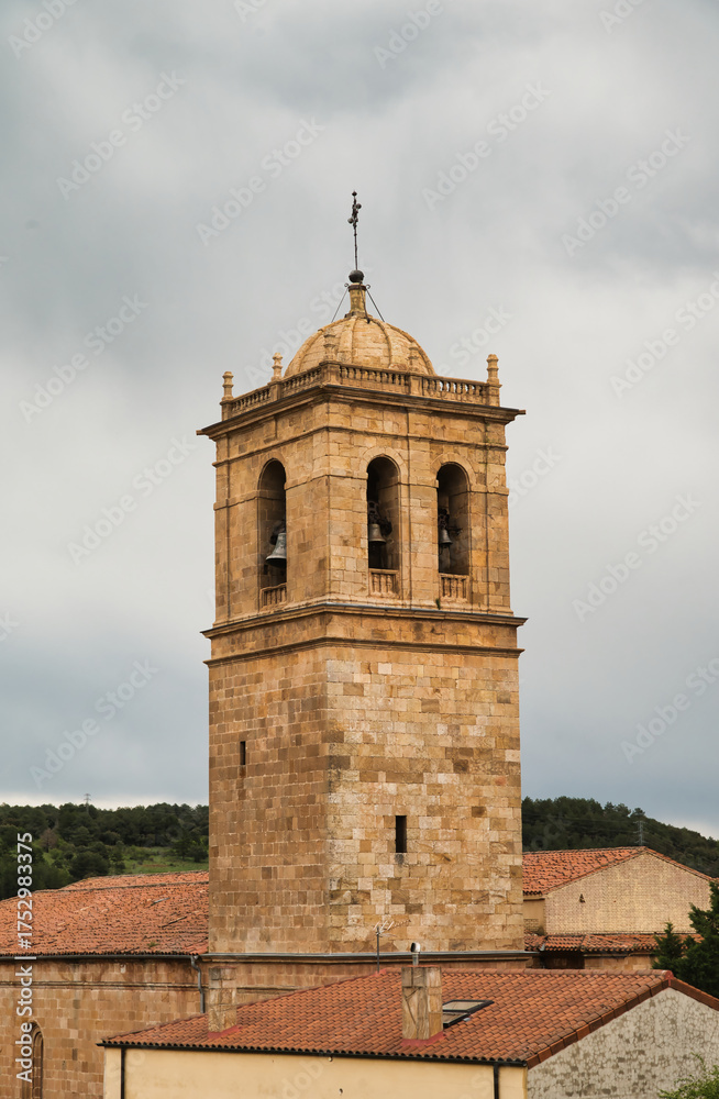 Obraz premium Co-Cathedral of Saint Peter and Romanesque Cloister, Soria in the autonomous community of Castile and León. Spain 
