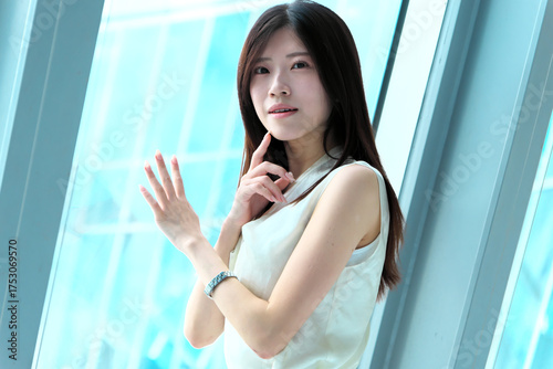 Bright and Stylish Career Woman in Osaka's Umeda Skywalk Free Download Bright and Stylish Career Woman in Osaka's Umeda Skywalk - GFXLoad