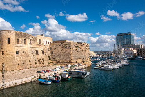 фотографія gallipoli a tourist city on the salento coast famous for its historic center on an island in Puglia, Italy