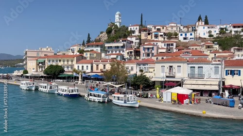 Wallpaper Mural Vista panorámica de la isla de Poros en Grecia Torontodigital.ca