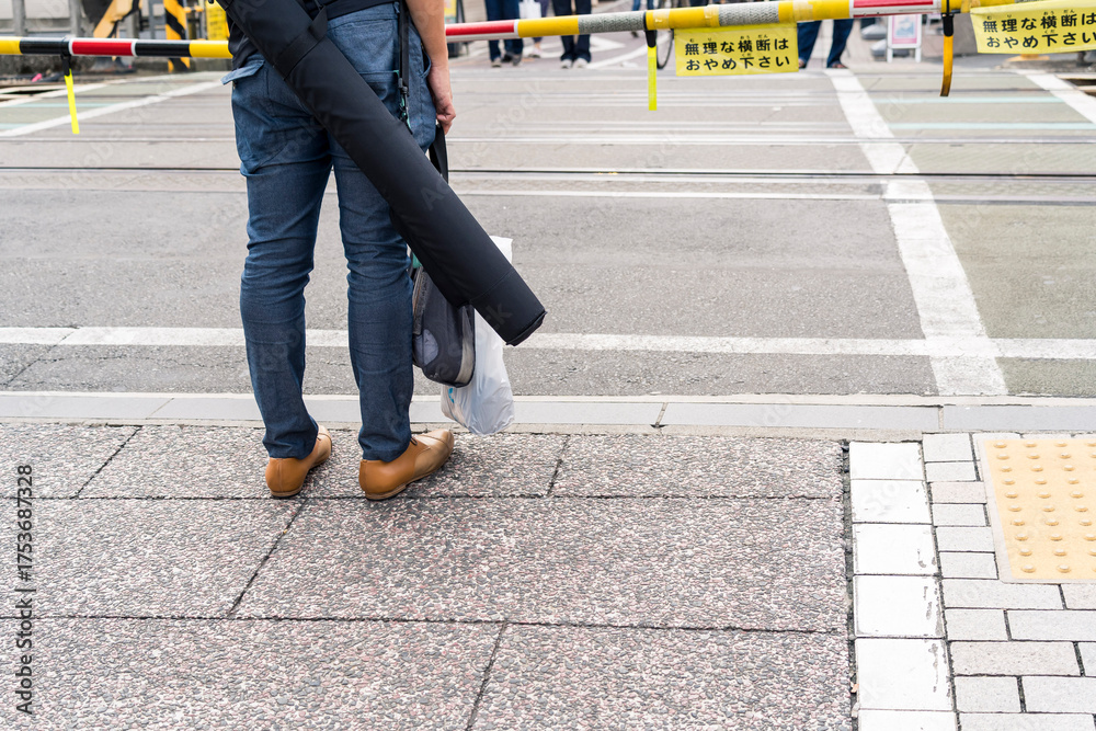 Obraz premium Tokyo Level Crossing Pedestrian