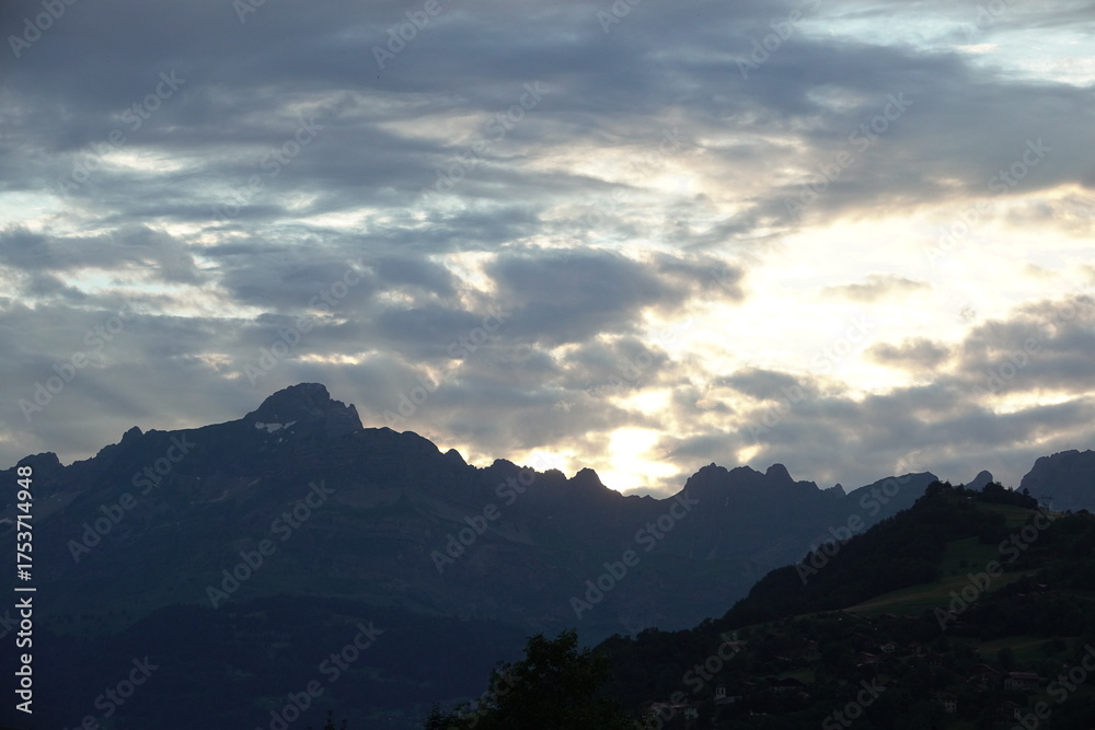 Fototapeta premium Berge bei Passy, abends