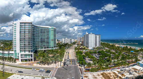 Fototapeta Naklejka Na Ścianę i Meble -  panoramic drone view of Pompano Beach, Florida with city