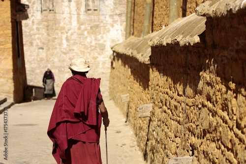 old man in the old town Tibet
