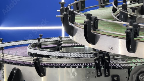 New technology enhances conveyor system efficiency in manufacturing plant