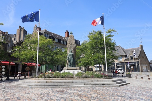 Monument aux morts place Aristide Briand, ville de Fougères, département d'Ille et Vilaine, Bretagne, France