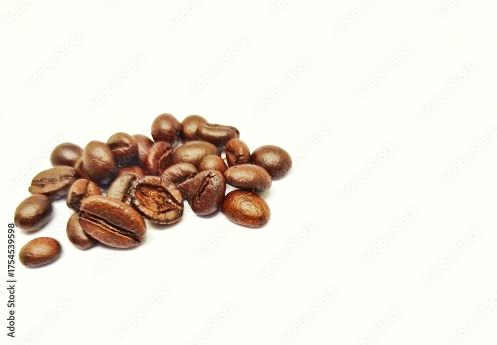 Fototapeta premium Roasted coffee beans close up
