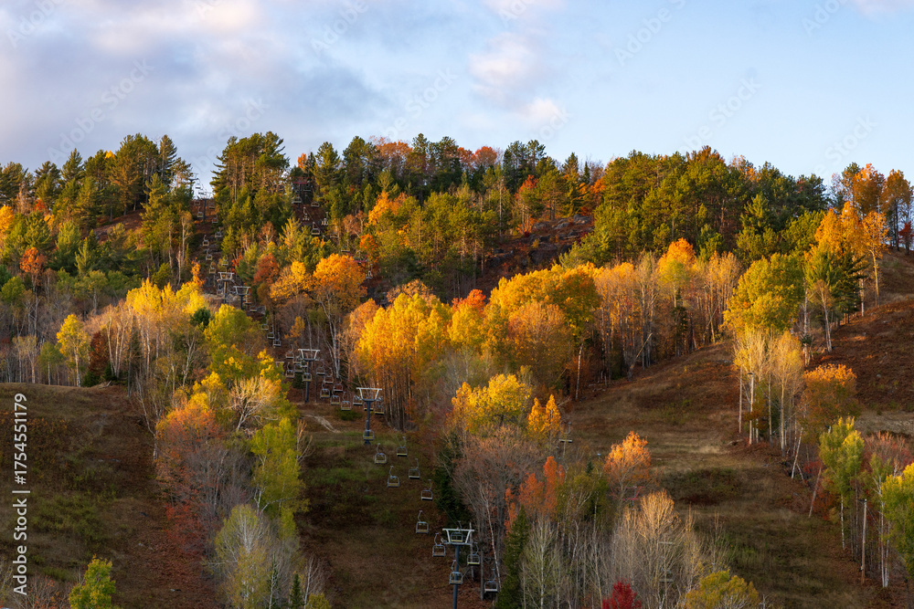 Fototapeta premium A ski montain in the fall colors