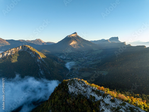 Lever de soleil sur le massif de la Chartreuse