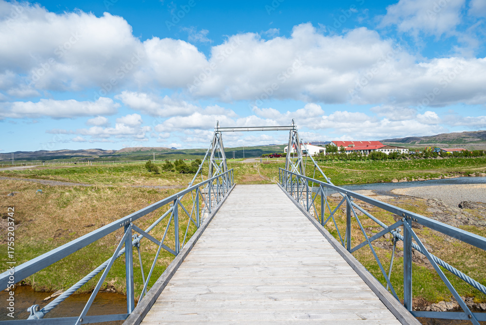 Obraz premium Bridge Over Ornolfsdalsa in Iceland on a sunny summer day
