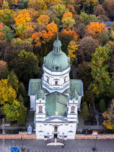 Cmentarz Powązkowski widziany z góry, Warszawa, jesień