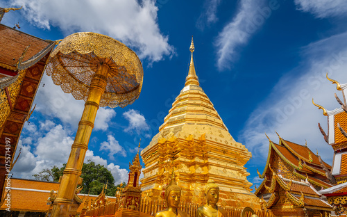 The golden stupa of Wat Phra That Doi Suthep shines under the clear blue sky, a sacred symbol of Chiang Mai’s timeless beauty.