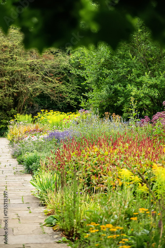 Εκτύπωση καμβά Herbaceous border garden in summer