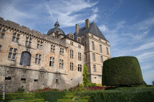 Une aile du château de Hautefort en Dordogne