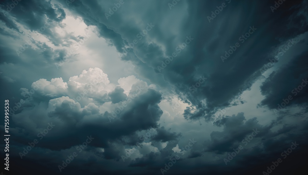 Obraz premium Dark and Moody Sky with Storm Clouds Overhead