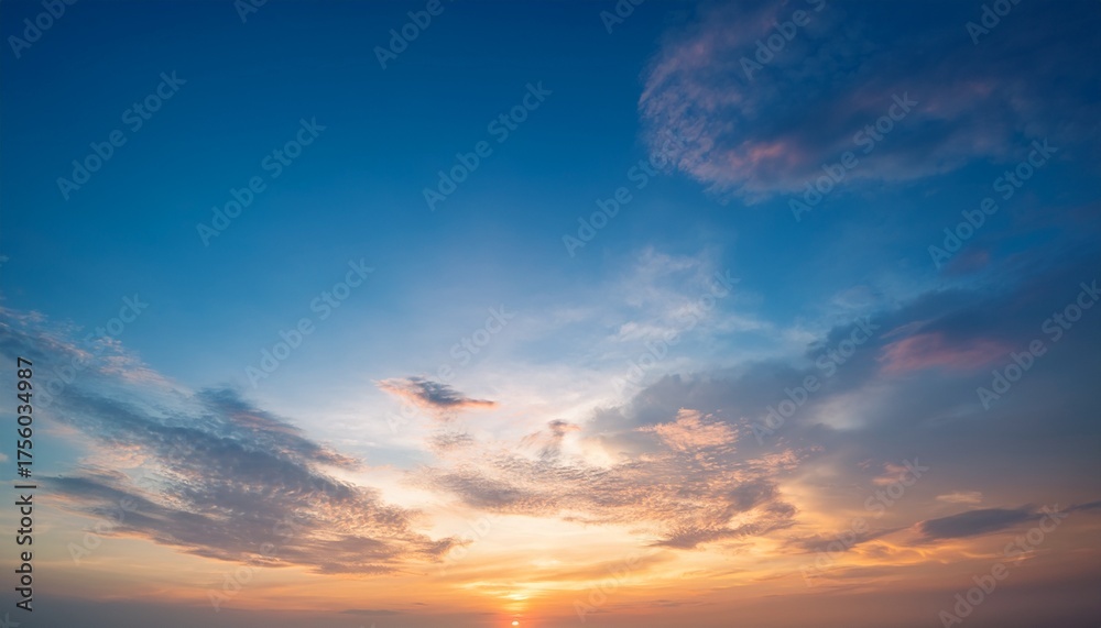 Fototapeta premium Sunset Sky For Background Or Sunrise Sky And Cloud At Morning