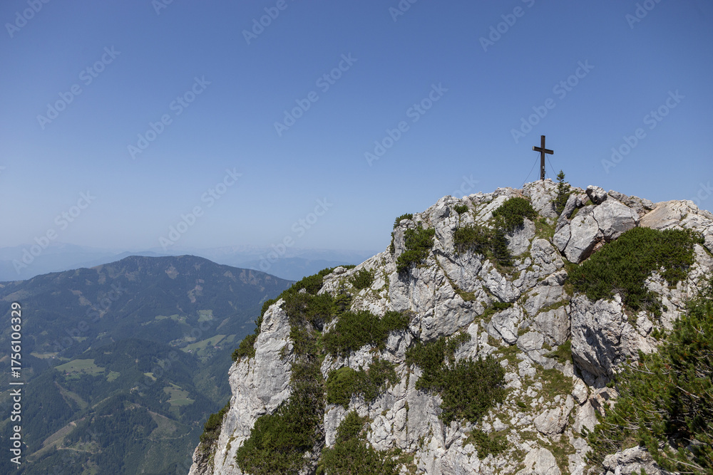 Fototapeta premium Gipfelkreuz am Hochlantsch in Österreich 