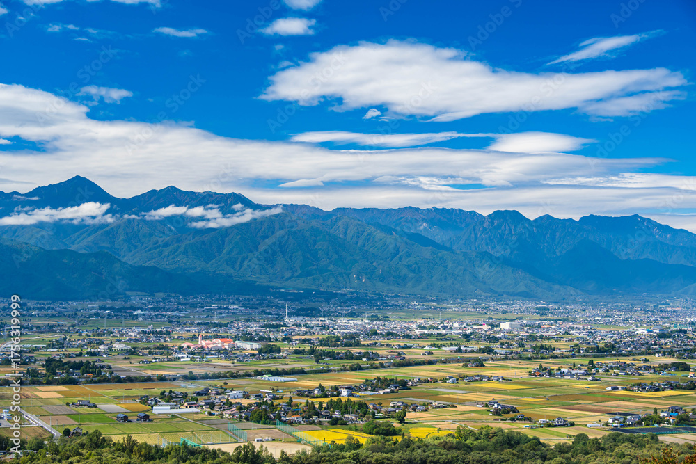 Obraz premium アルプス公園からの安曇野と山岳風景