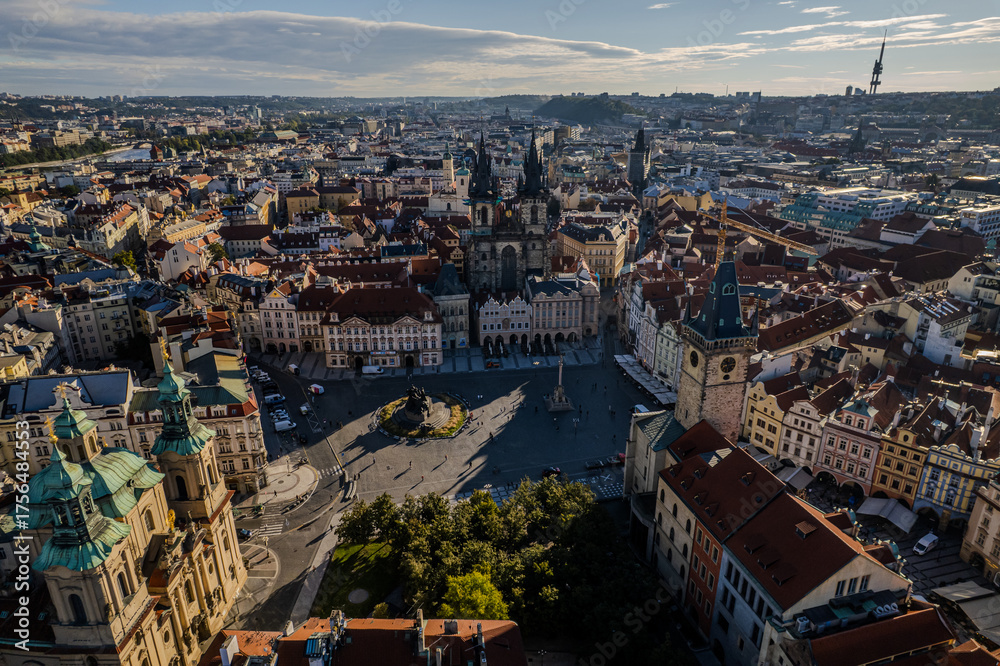 Obraz premium Beautiful view of the Church of Our Lady before Týn in Old town Square, - Prage