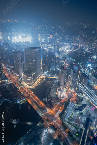 横浜ランドマークタワーから望む桜木町方面の夜景