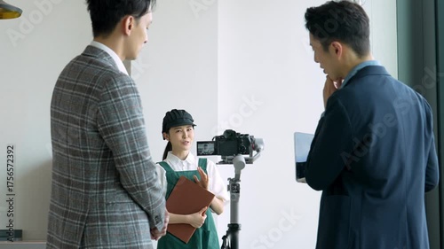 女性店員　PR　インタビュー　撮影
