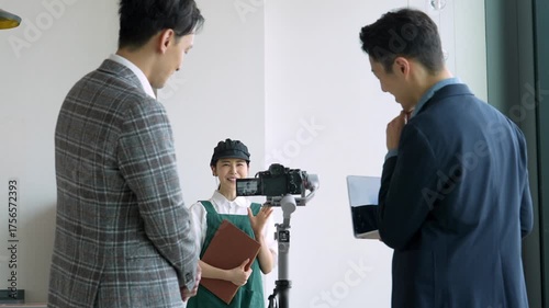 女性店員　PR　インタビュー　撮影