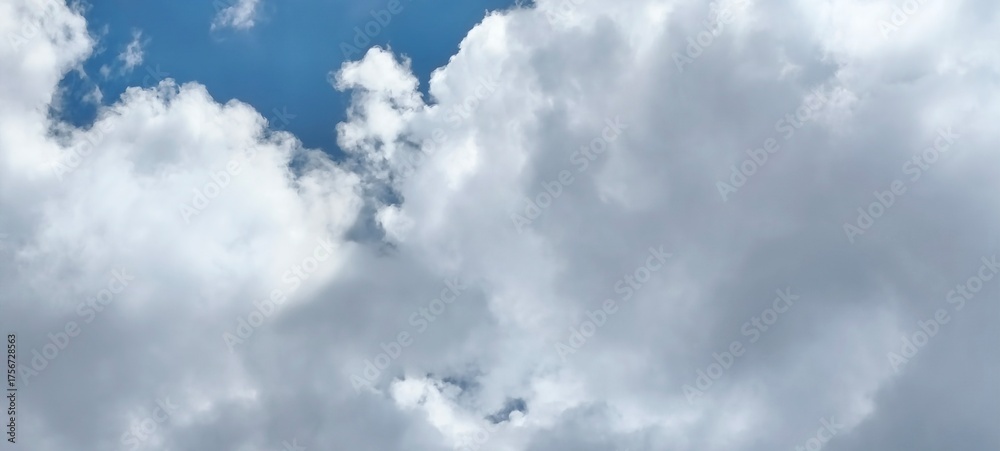 Obraz premium water and clouds