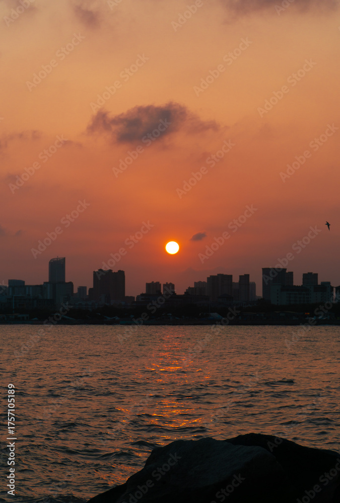 Obraz premium sunset at the city