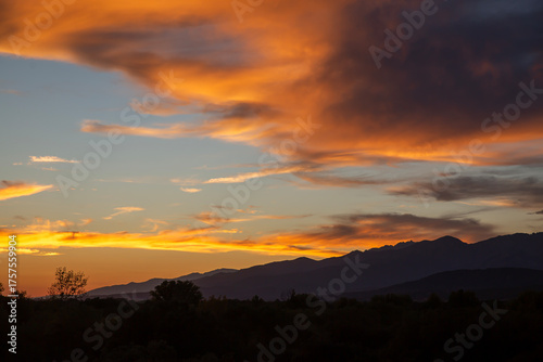 Vistas de un atardecer en el campo