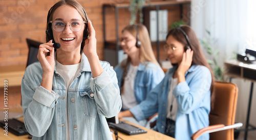 Female technical support ag...