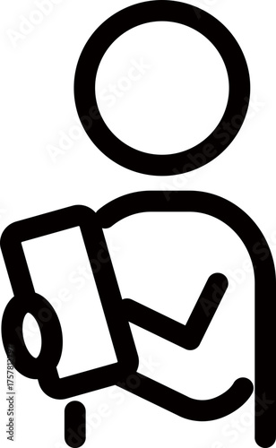 スマホや資料を見る人、