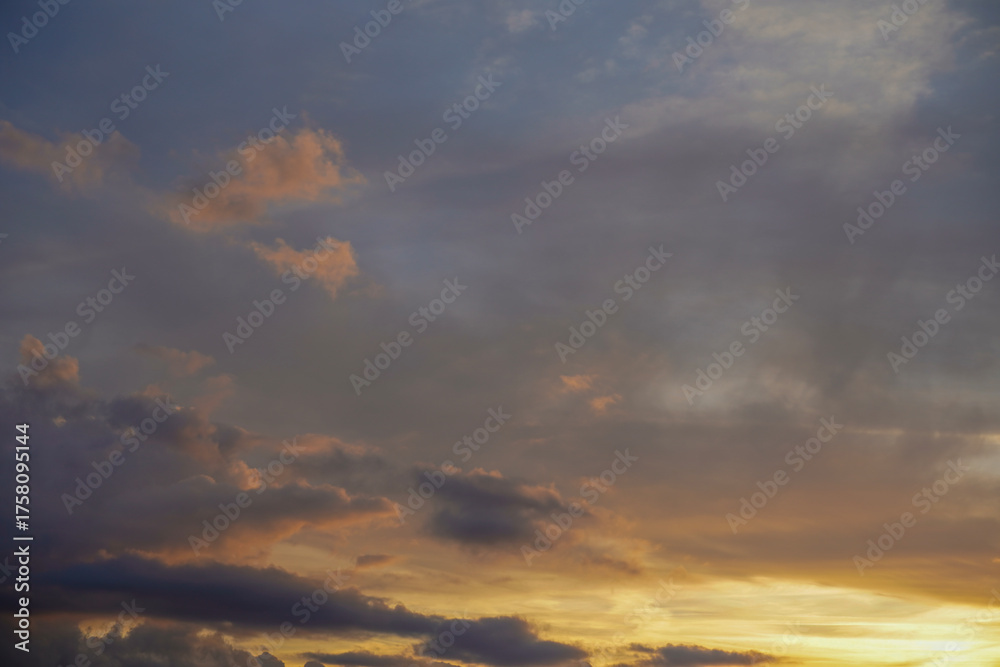 Fototapeta premium The sky and its colors during sunset.