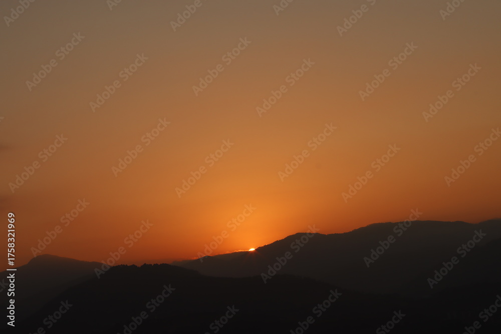 Obraz premium Sunrise in the mountains