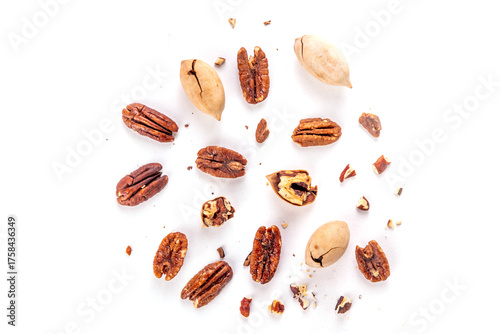 Tableau sur toile Pecans, peeled and shelled, whole and crushed