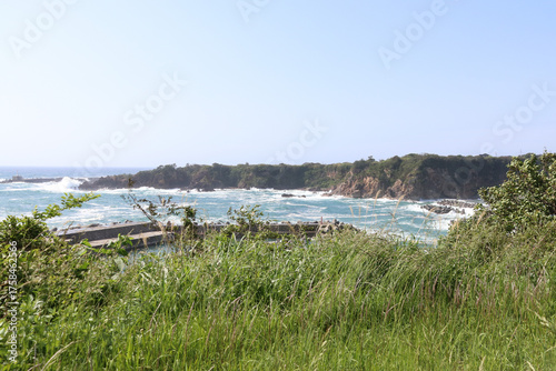 春の佐渡島。春の佐渡島。尖閣湾。尖閣湾遊歩道からの眺め。	
