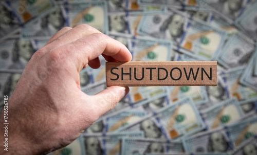 фотографія Shutdown message. Government shutdown concept