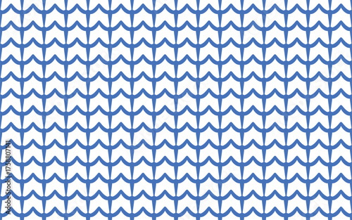 Trellis Seamless pattern. Nautical Mid-Century background with interlocking wave or scallop shapes in bold royal blue. Dense, repeating vertical lattice backdrop for textiles, beach-themed packaging
