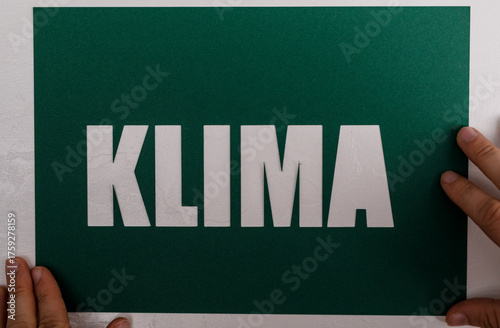 Text Klima on green backgro...