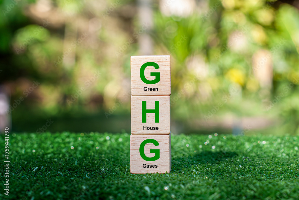 Φωτογραφία GHG Greenhouse Gas is a gas in the Earth's atmosphere that has the property of absorbing and releasing heat radiation causing the greenhouse effect