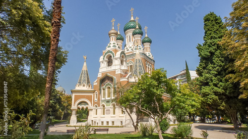 Cathédrale Russe Saint Nicolas de Nice avec son parc