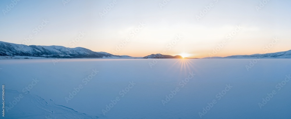 Obraz premium sunrise over the lake