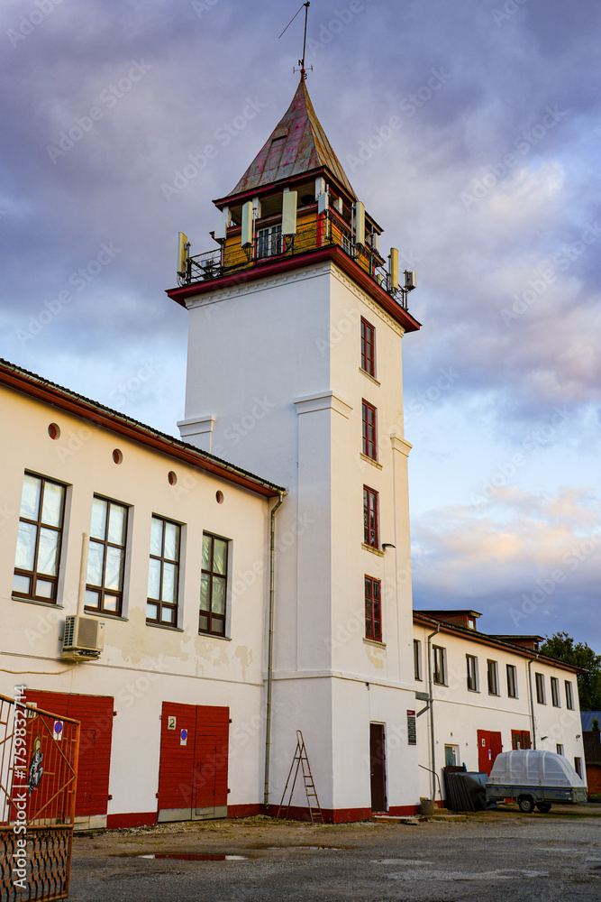Obraz premium Observation tower in the Old Town of Viljandi in Estonia, one of the Baltic States