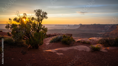 Foto sunset at grand view point overlook near moab in canyonlands island in the sky i