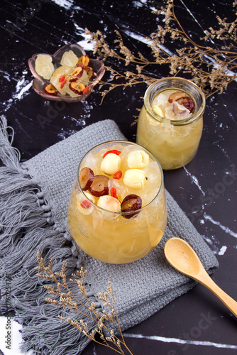 Tremella and Lotus Seed Dessert Soup Ingredients